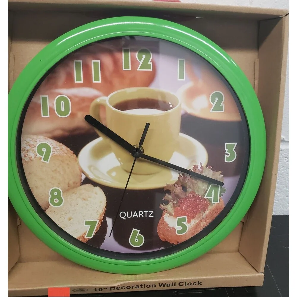 Round Plastic Decorative Wall Clock (10